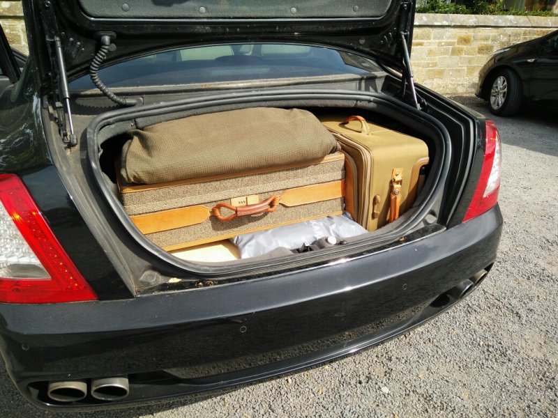 luggage in boot 2.jpg