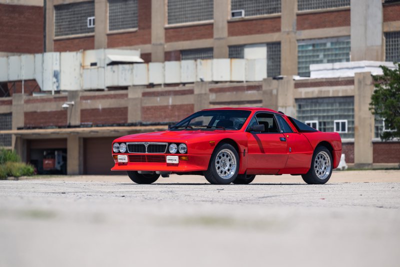 1982-Lancia-Rally-037-Stradale1382186_.jpg