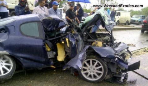 car_crash_maserati_gransport_wrecked_in_dominican_republic_01.jpg