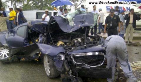 car_crash_maserati_gransport_wrecked_in_dominican_republic.jpg