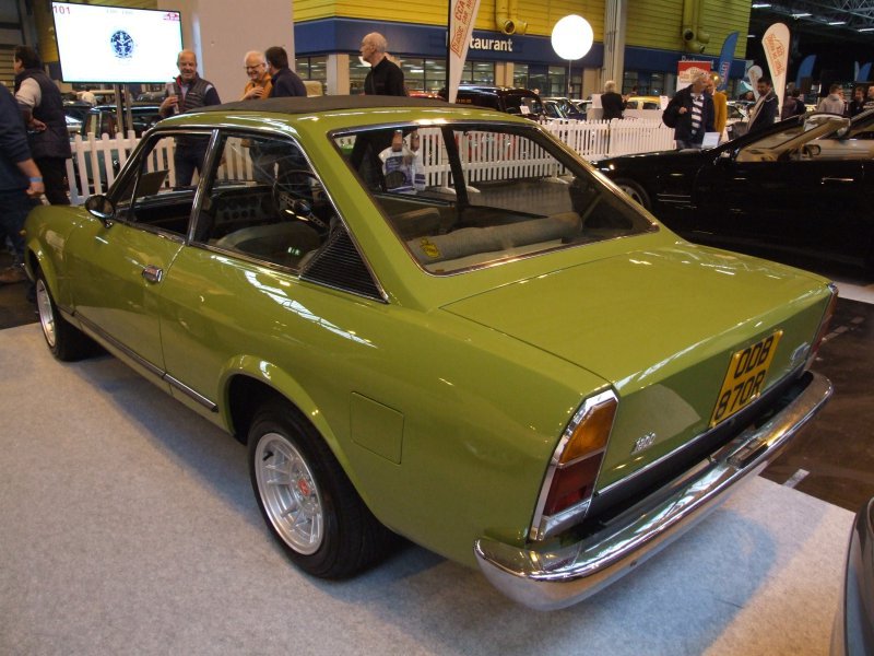FIAT 124 COUPE DSCF0415.JPG