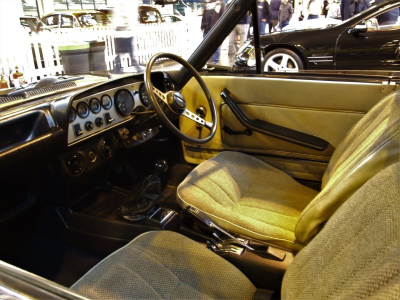 FIAT 124 COUPE DSCF0416.JPG