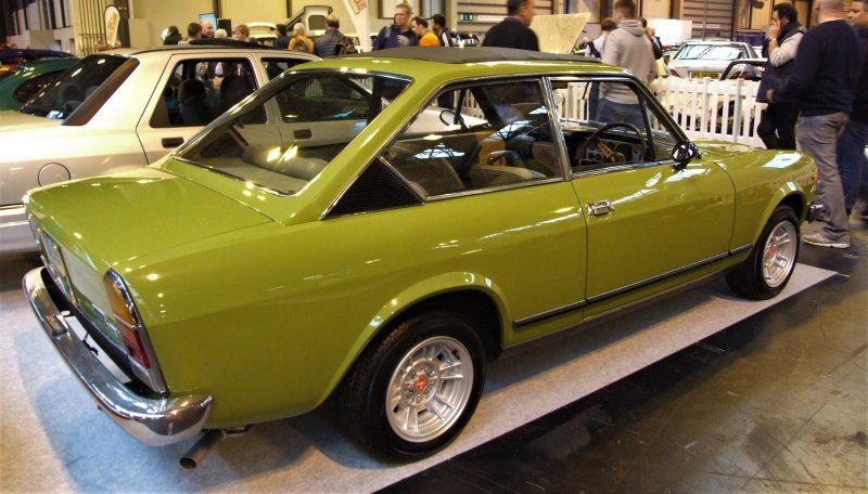 FIAT 124 COUPE DSCF0417.JPG