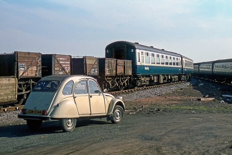 2CV OXLEY SDGS 1978 MICHAEL ROSTANCE.jpg