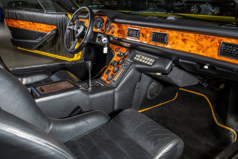 1991-De-Tomaso-Pantera-90-Si_1308939.jpg