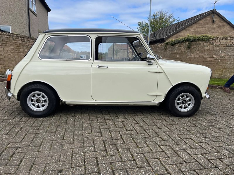 1968-mini-mini-67af2efca50cd copy.jpg