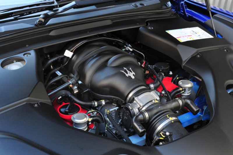 2012-maserati-granturismo-s-mc-shift-4.jpg