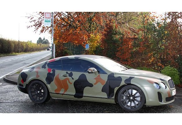 Mario-Balotelli-Wraps-Bentley-Continental-GT-in-Camouflage-02.jpg