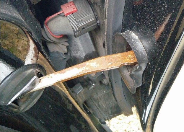 QPV Door Hinges - Copper Lubricant? | SportsMaserati