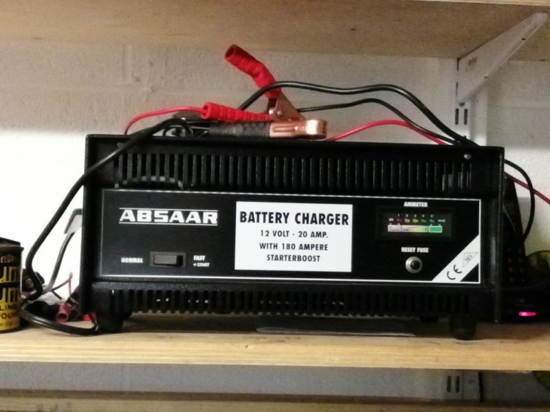 12 volt battery charger halfords