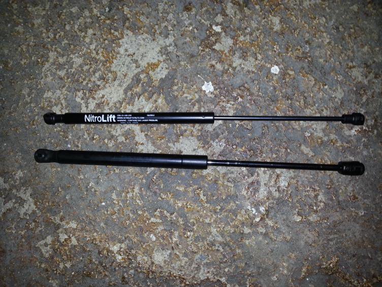 Bonnet Gas Spring 1.jpg